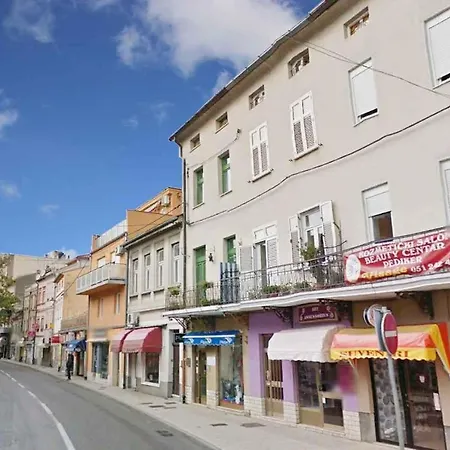 In 5589 Nyaraló